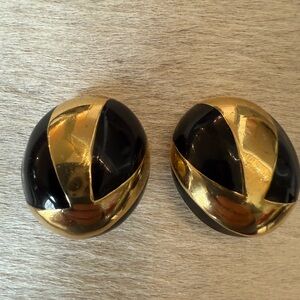 Elegant Ciner vintage Black and Gold Earrings
